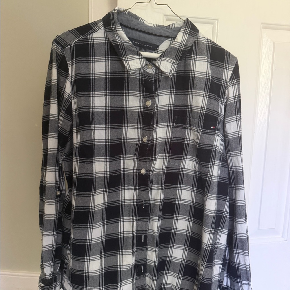 Tommy Hilfiger Black & White Plaid Casual Button-Down Shirt